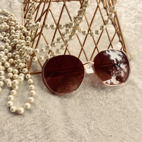Jessica Simpson Accessories - NWT- Jessica Simpson Rose Gold Sunglasses